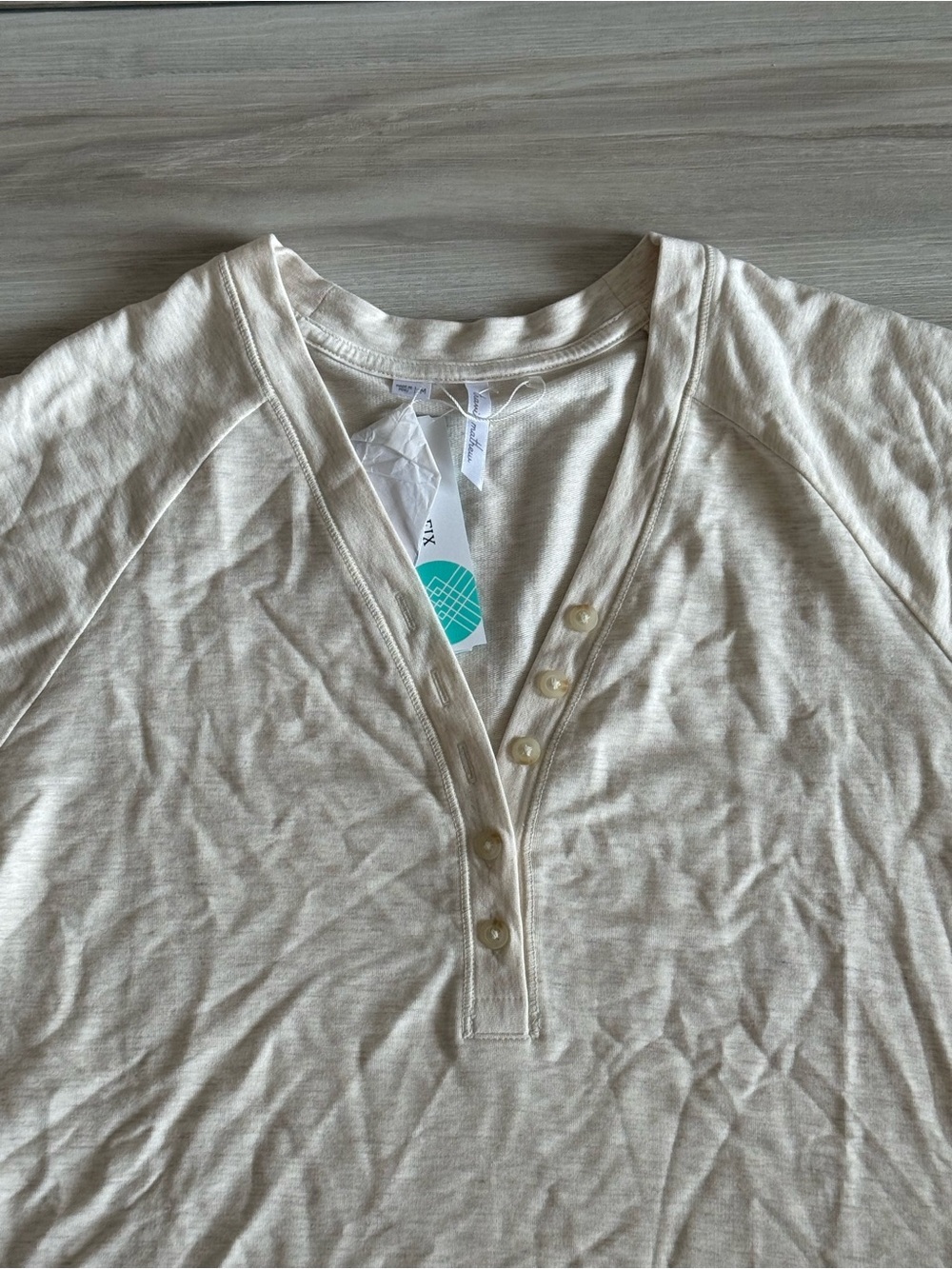 Travis Mathew Los Altos Henley Beige Medium NWT STITCH FIX - Picture 7 of 10